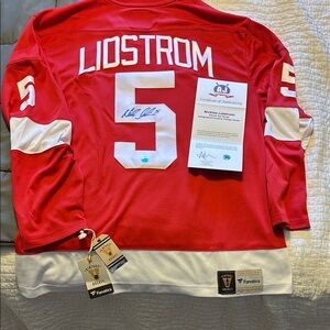 Nicklas Lidstrom autographed Detroit Red Wings Jersey. XXL. Fanatics brand.